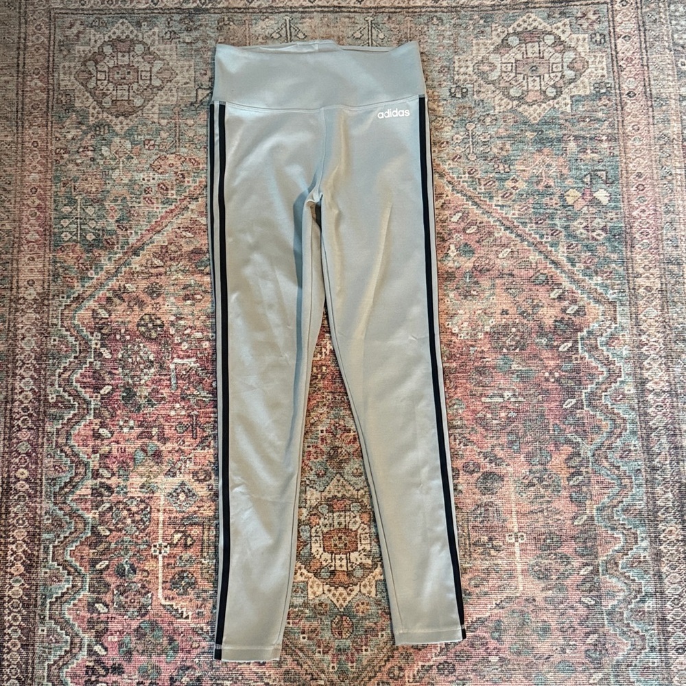 NWOT Adidas Designed to Move 3 Stripe Full length Leggings in Grey and Black M - Picture 3 of 5